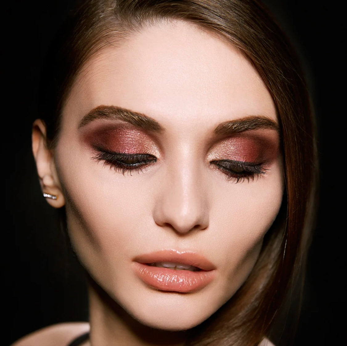 Maybelline New York-The Burgundy Bar Eye Shadow Palette Features 12 Expertly Curated Shades
